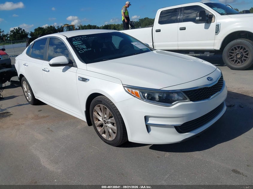 2018 KIA OPTIMA LX | 5XXGT4L32JG257096 | UPCARS