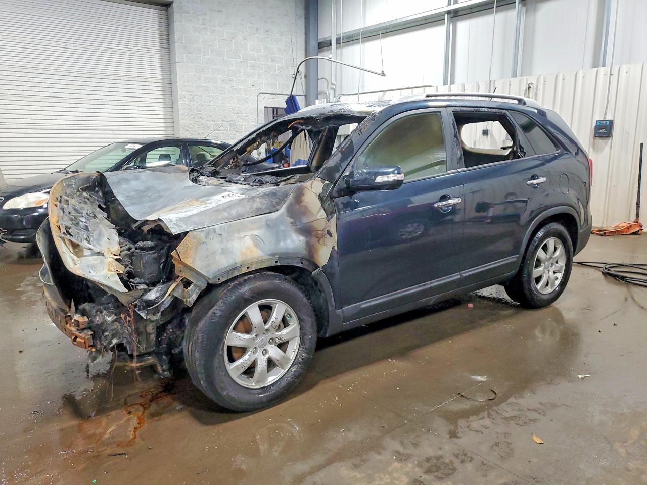 2013 KIA SORENTO LX | 5XYKT3A68DG365577 | UPCARS