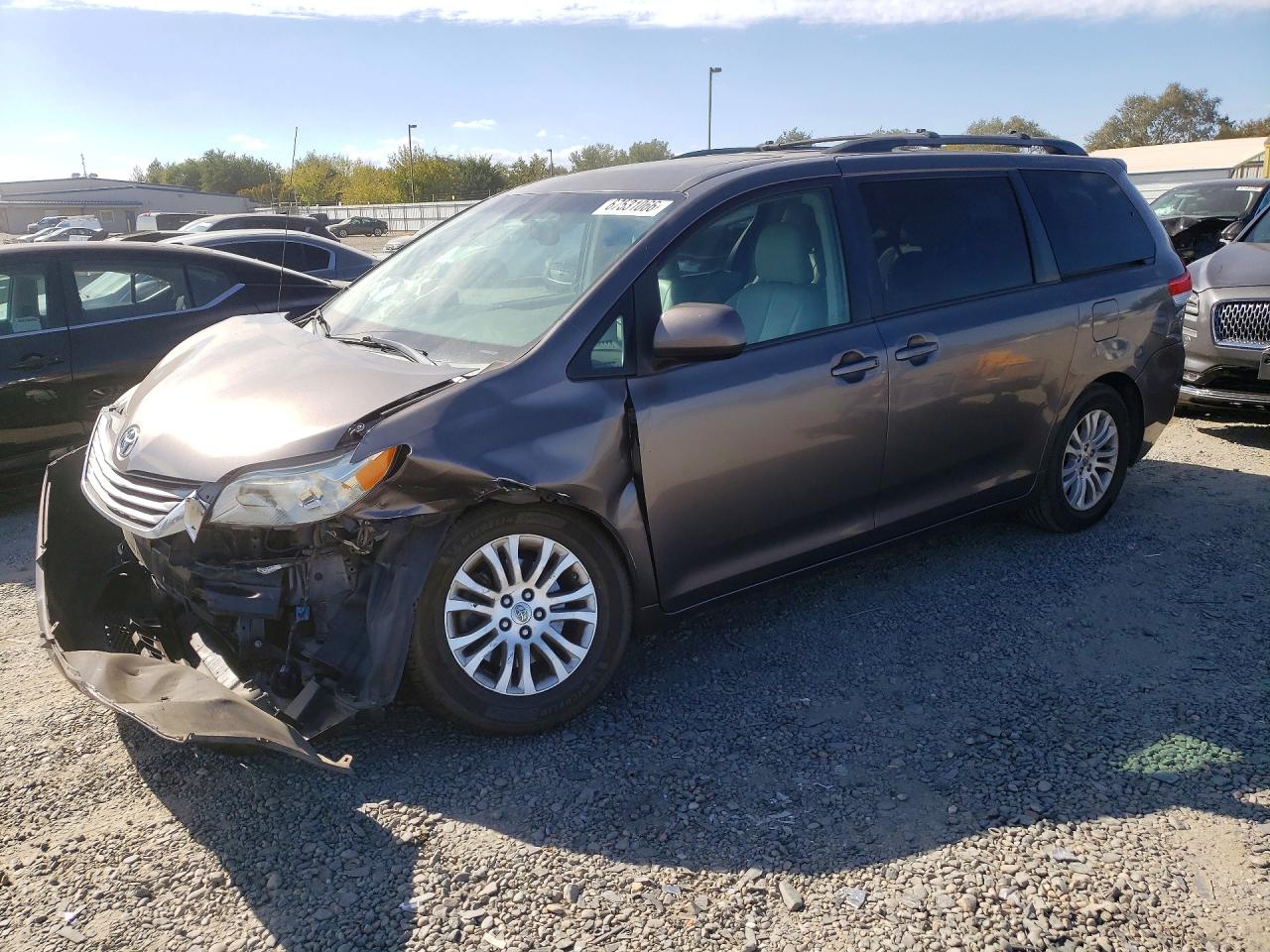 2014 TOYOTA SIENNA XLE 8-PASSENGER | 5TDYK3DC5ES433417 | UPCARS