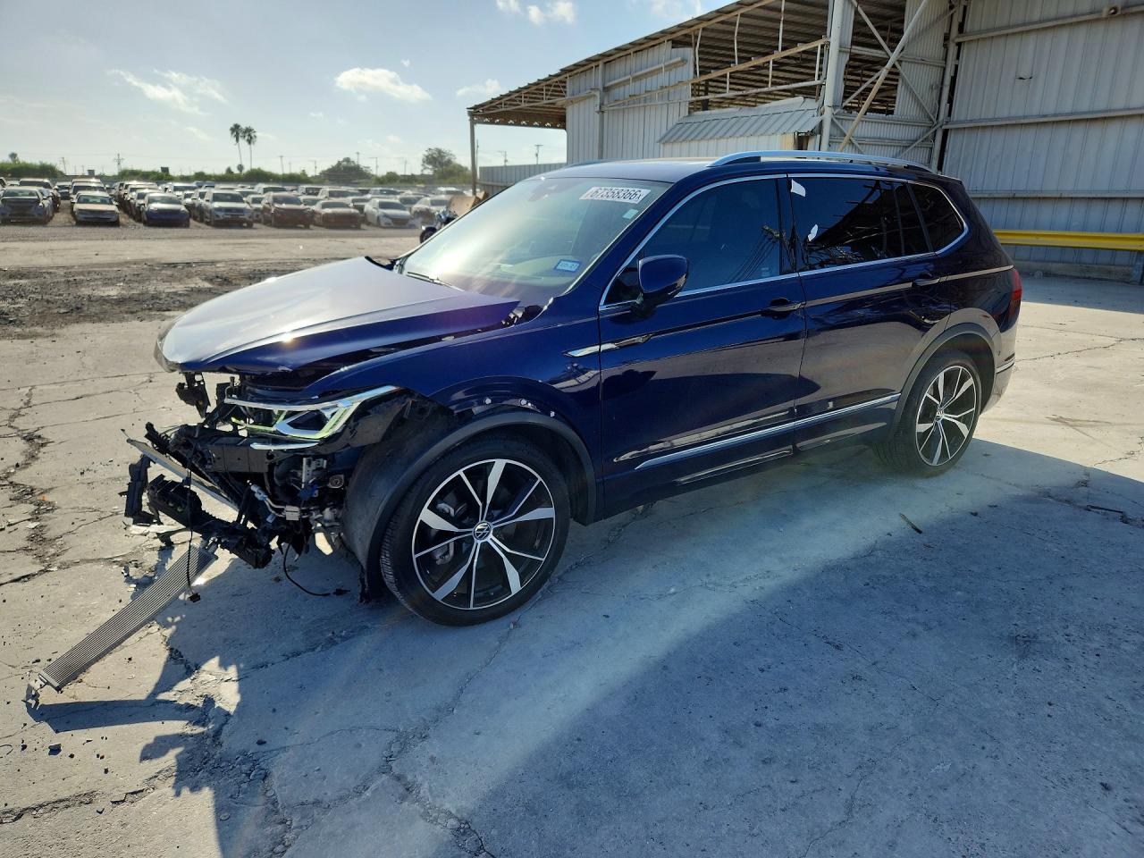 2024 VOLKSWAGEN TIGUAN SEL R-LINE BLACK | 3VV4B7AX5RM077880 | UPCARS