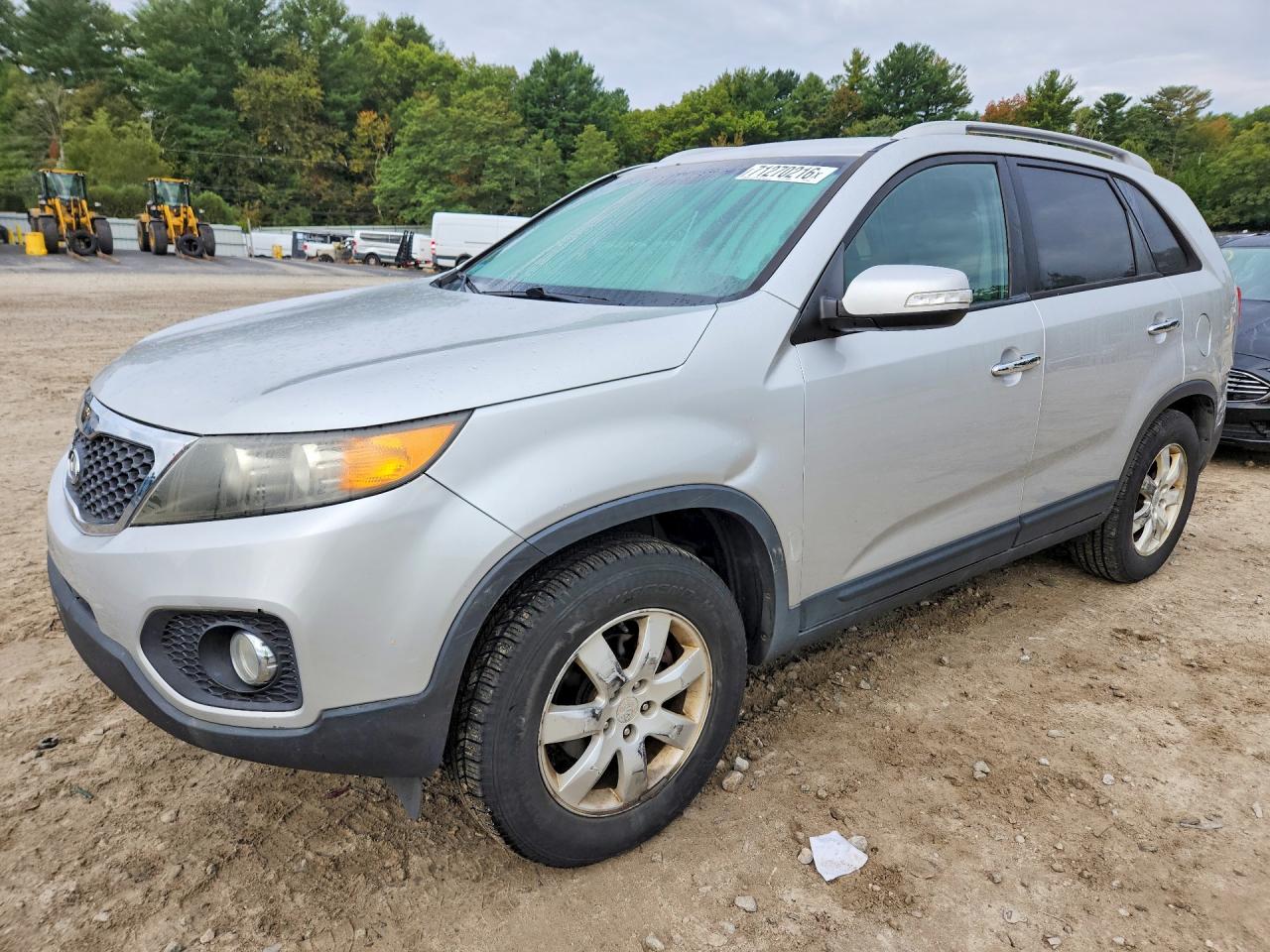 2011 KIA SORENTO LX | 5XYKT3A13BG089830 | UPCARS