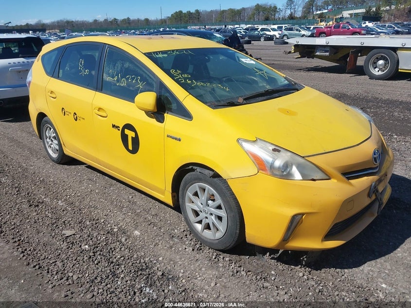 2013 TOYOTA PRIUS V TWO | JTDZN3EUXD3227612 | UPCARS