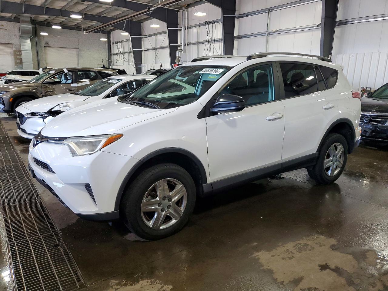 2018 TOYOTA RAV4 LE | 2T3BFREV4JW762874 | UPCARS