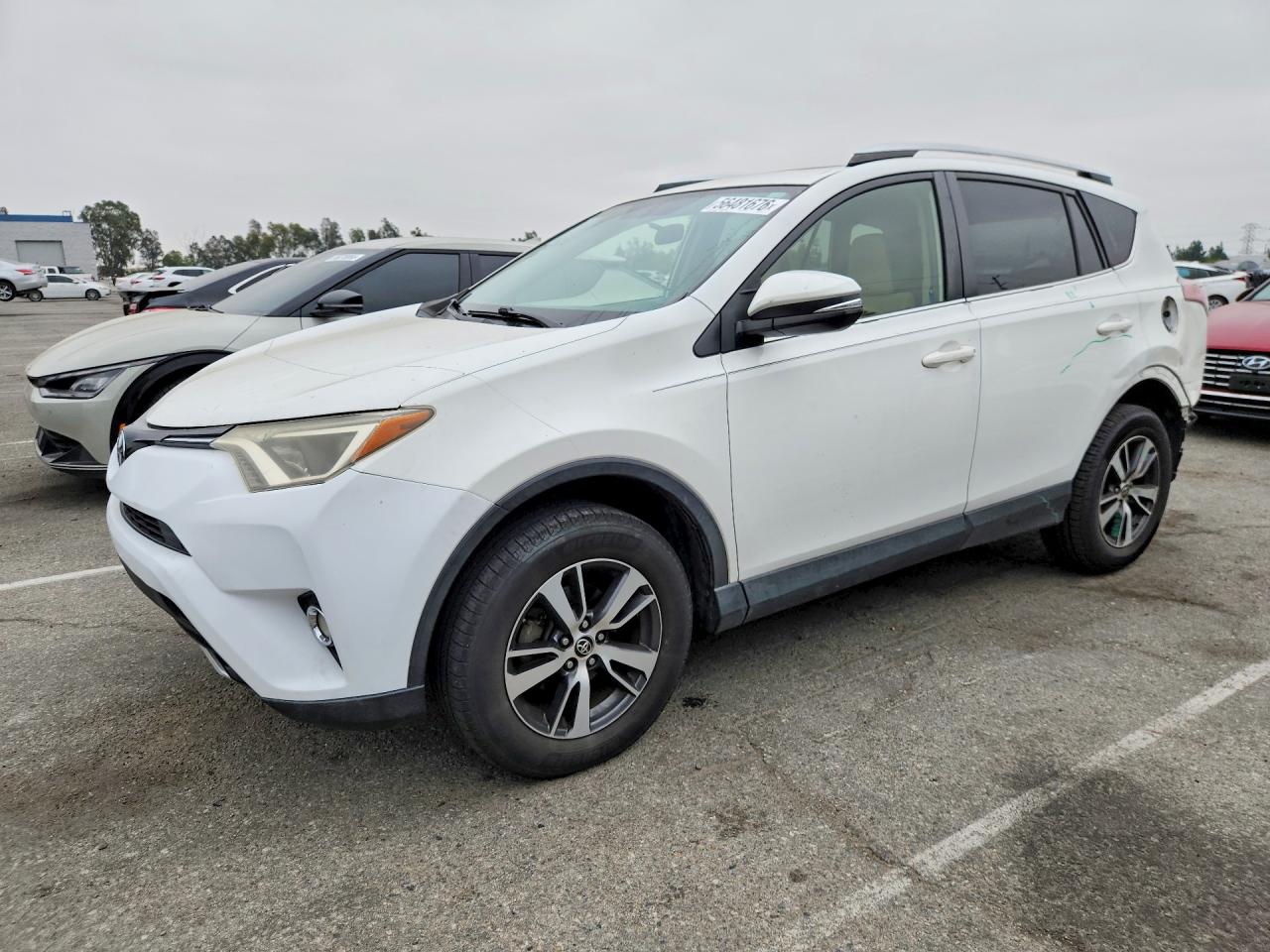 2016 TOYOTA RAV4 XLE | JTMWFREV4GJ083177 | UPCARS