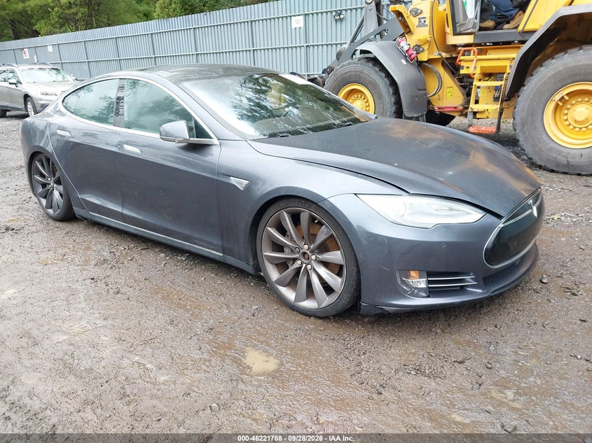 2015 TESLA MODEL S 85D/P85D | 5YJSA4H49FFP77775 | UPCARS