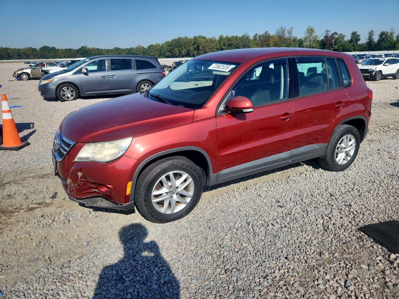 2011 VOLKSWAGEN TIGUAN S | WVGAV7AX5BW000985 | UPCARS
