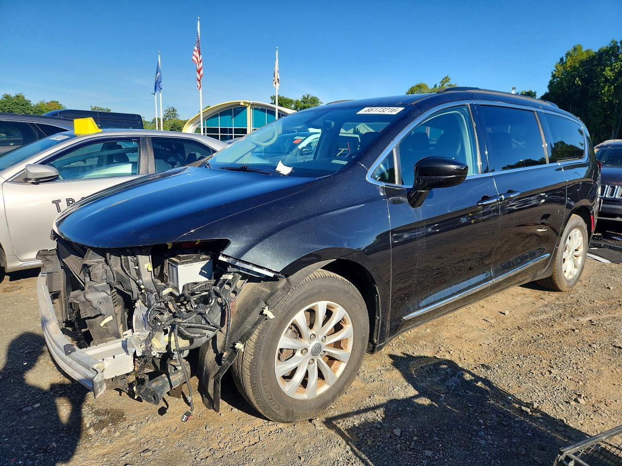 2017 CHRYSLER PACIFICA TOURING L | 2C4RC1BGXHR524370 | UPCARS