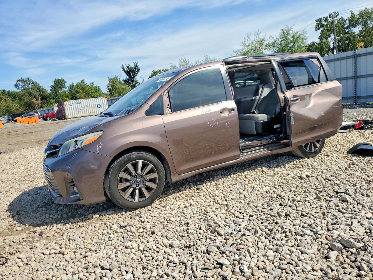 2018 TOYOTA SIENNA LIMITED 7-PASSENGER | 5TDYZ3DC2JS938580 | UPCARS