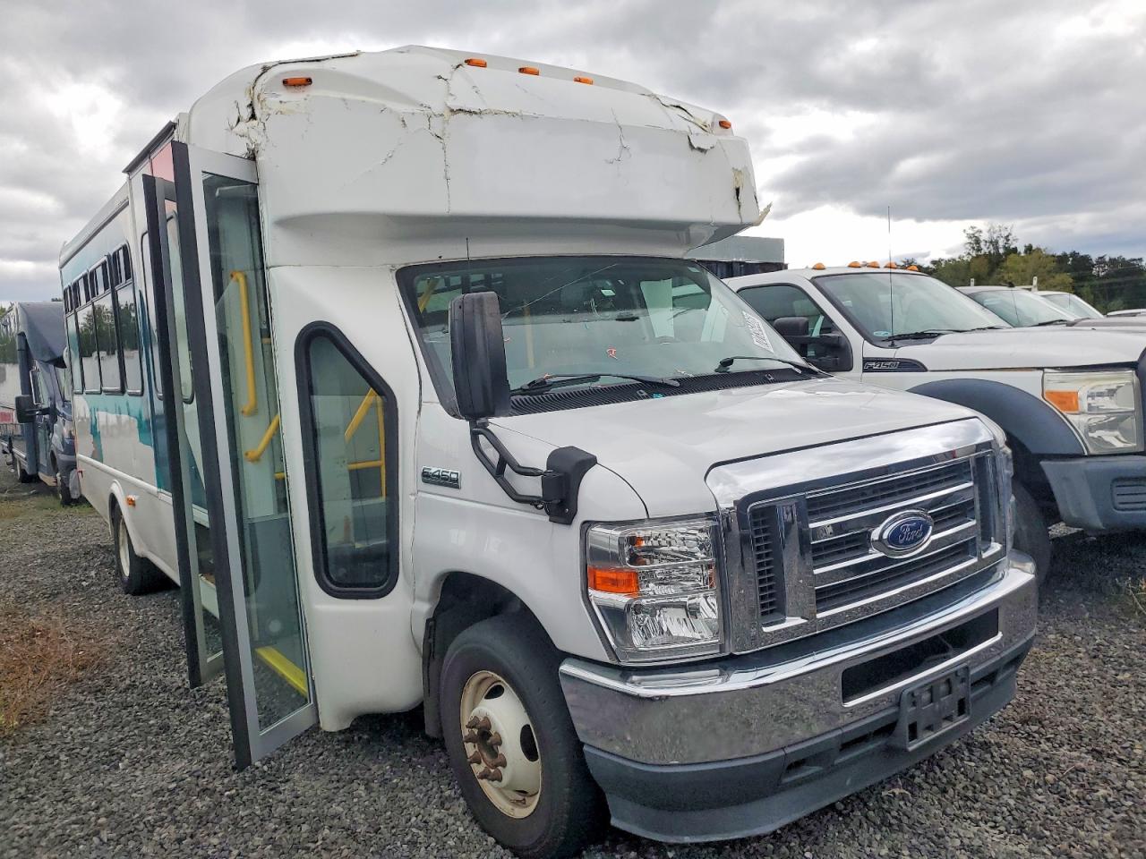 2022 FORD ECONOLIN E450 SUPER DUTY CUTAWAY VAN | 1FDFE4FN0NDC32681 | UPCARS