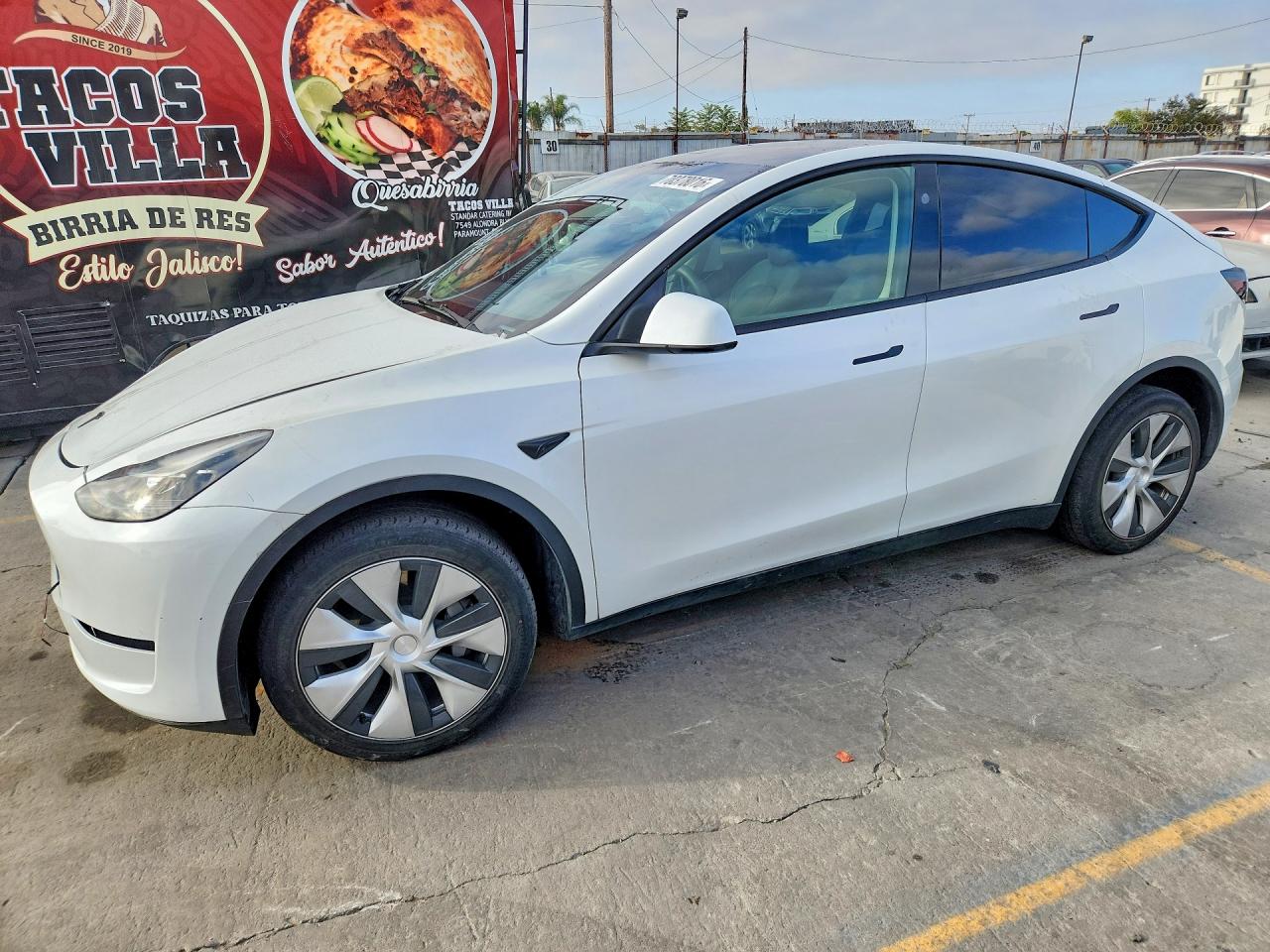 2024 TESLA MODEL Y | 7SAYGDED2RF035707 | UPCARS