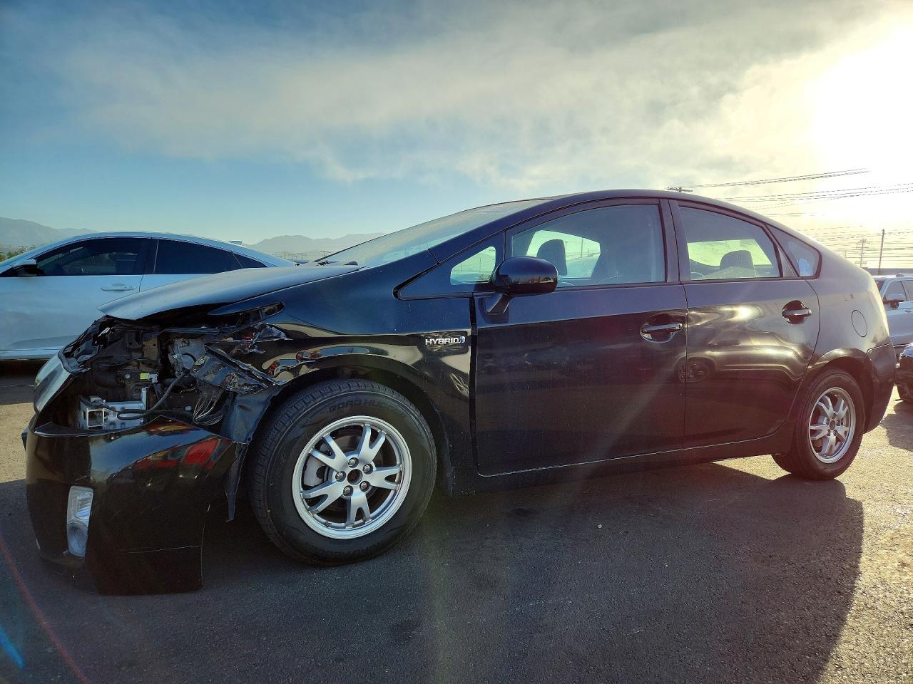 2011 TOYOTA PRIUS TWO | JTDKN3DU1B1477686 | UPCARS