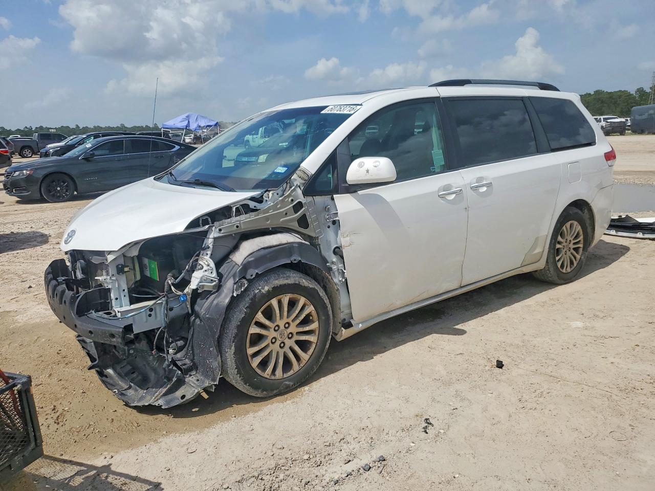 2014 TOYOTA SIENNA XLE 8-PASSENGER | 5TDYK3DC8ES445285 | UPCARS