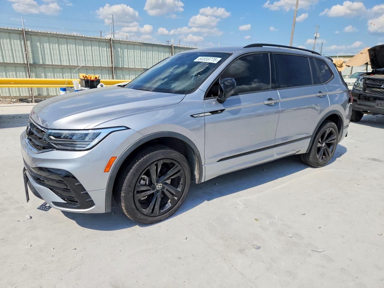 2023 VOLKSWAGEN TIGUAN SE R-LINE BLACK | 3VVCB7AX5PM027957 | UPCARS