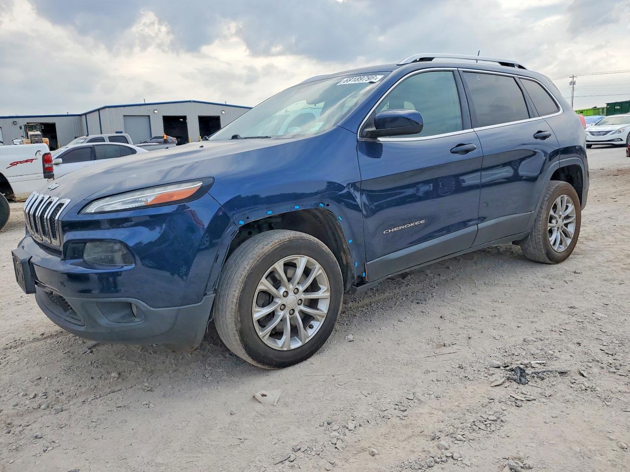 2018 JEEP CHEROKEE LATITUDE | 1C4PJLCB1JD566611 | UPCARS
