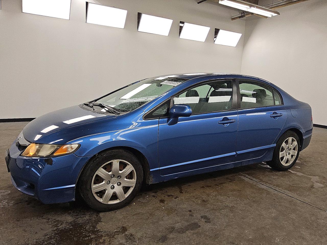 2010 HONDA CIVIC LX | 19XFA1F54AE004903 | UPCARS