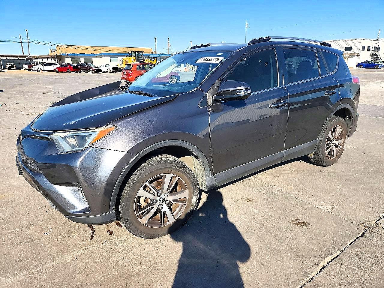 2018 TOYOTA RAV4 XLE | JTMWFREV7JJ154332 | UPCARS