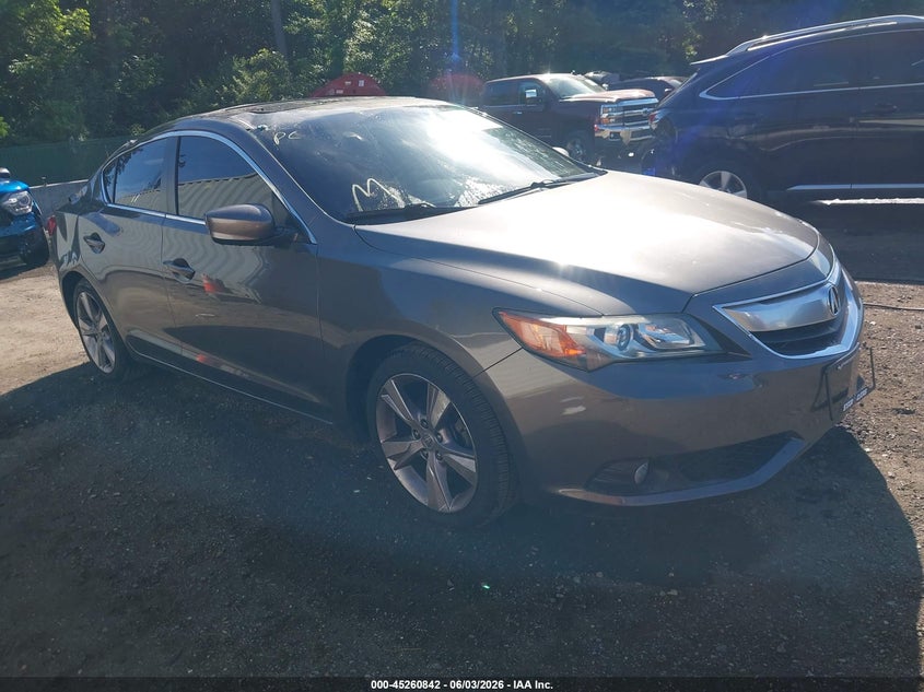 2013 ACURA ILX 2.0L | 19VDE1F74DE008735 | UPCARS