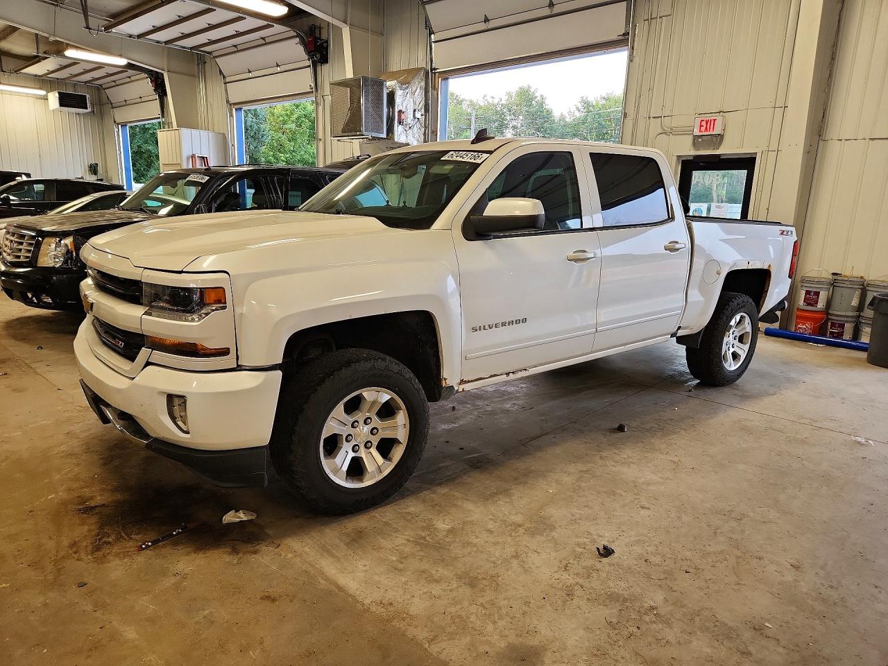 2016 CHEVROLET SILVERADO K1500 LT | 3GCUKREC4GG355293 | UPCARS