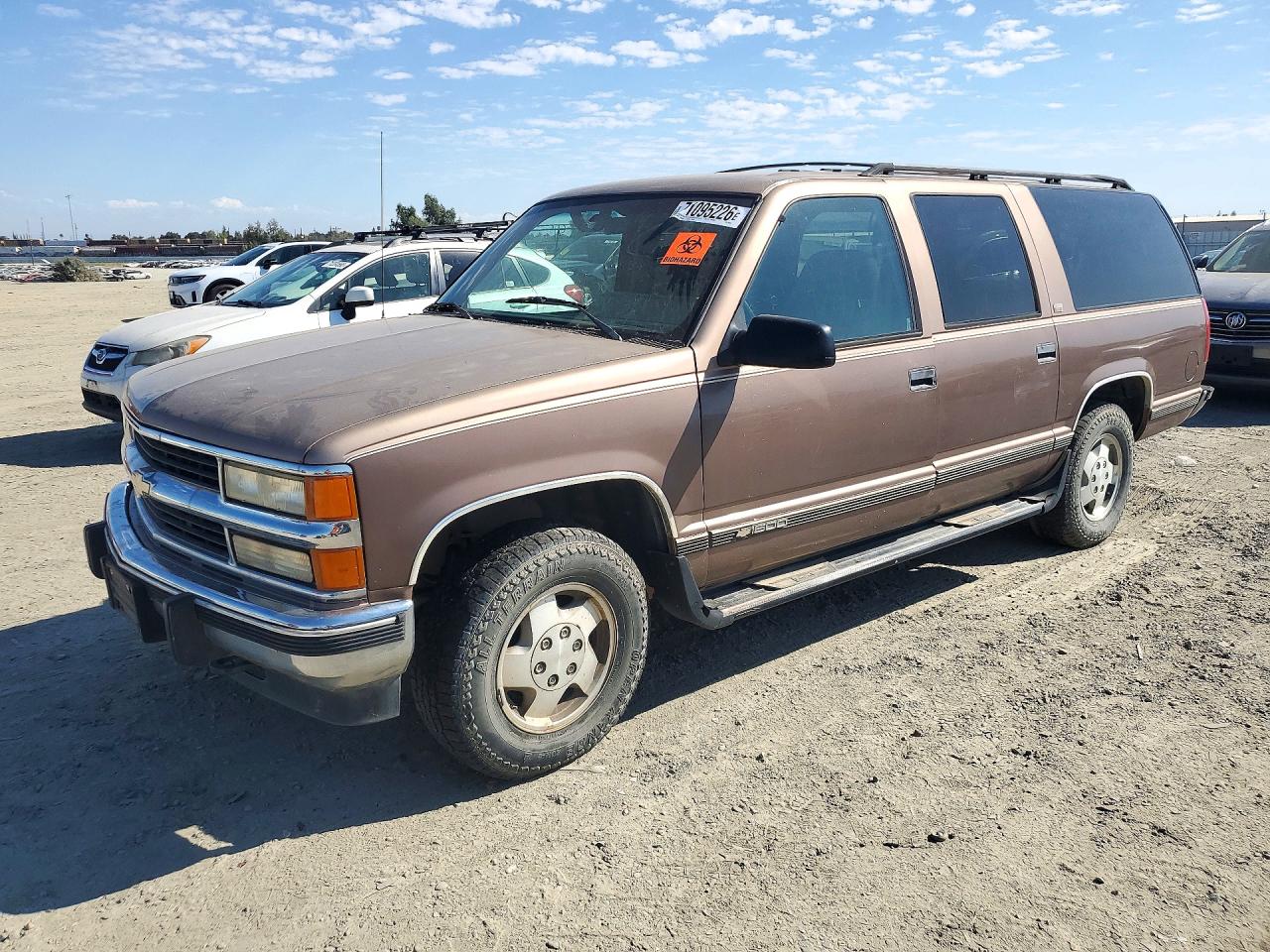 1994 GMC SUBURBAN | 1GNFK16K4RJ420863 | UPCARS