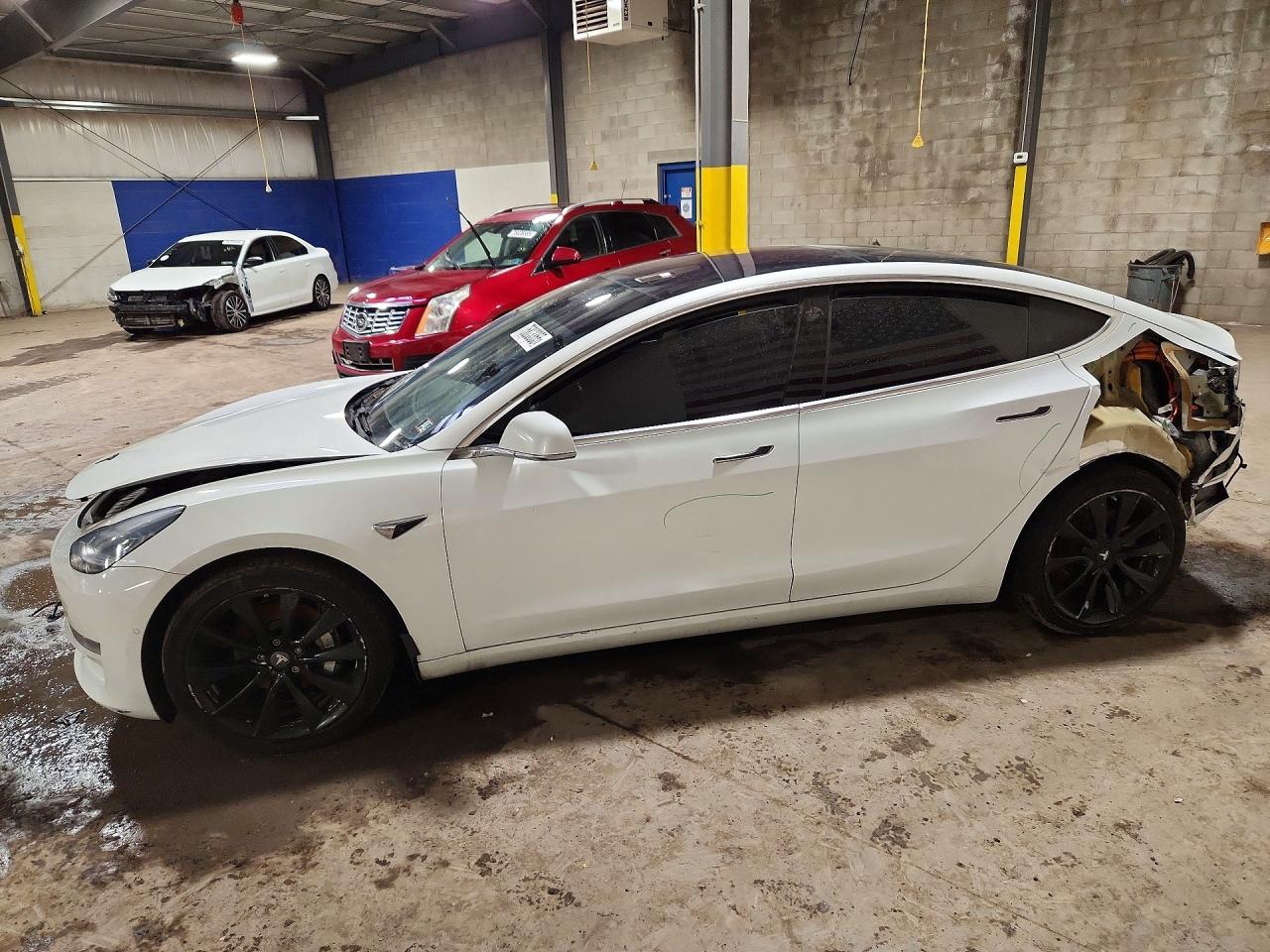 2018 TESLA MODEL 3 | 5YJ3E1EA5JF164885 | UPCARS