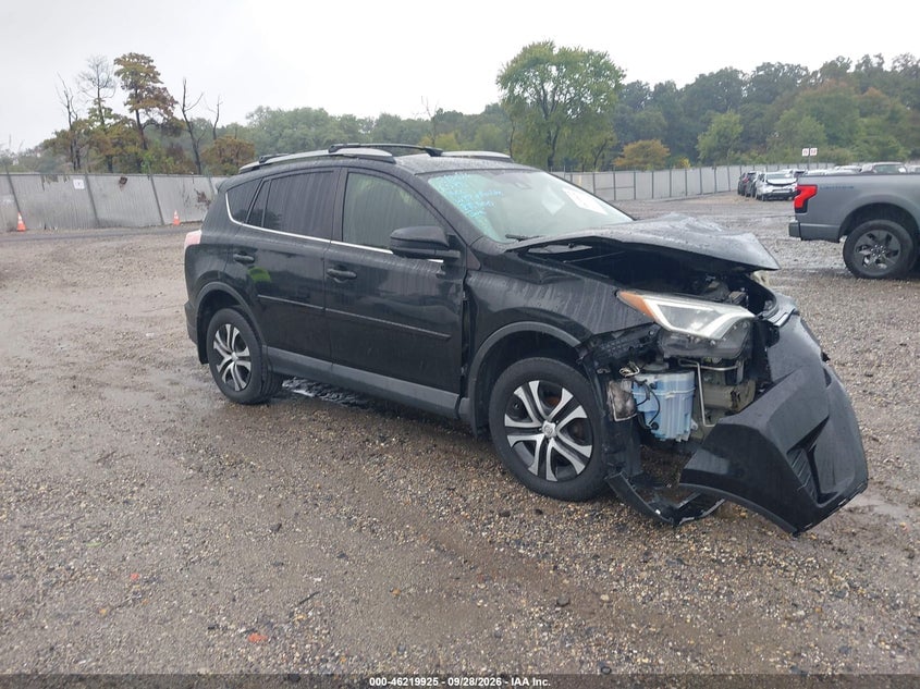 2018 TOYOTA RAV4 LE | 2T3BFREV5JW739815 | UPCARS
