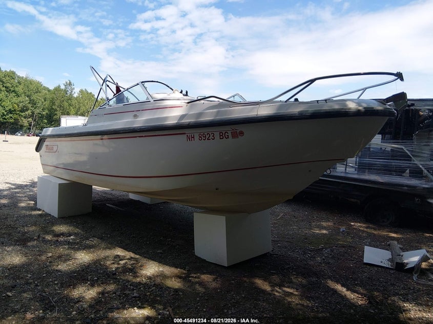 2001 BOSTON WHALER 21 VENTURA | BWCEB241L001 | UPCARS