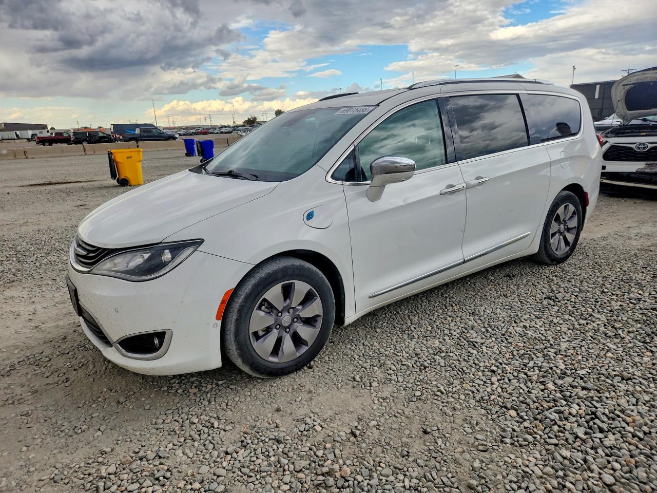 2018 CHRYSLER PACIFICA HYBRID LIMITED | 2C4RC1N79JR359137 | UPCARS