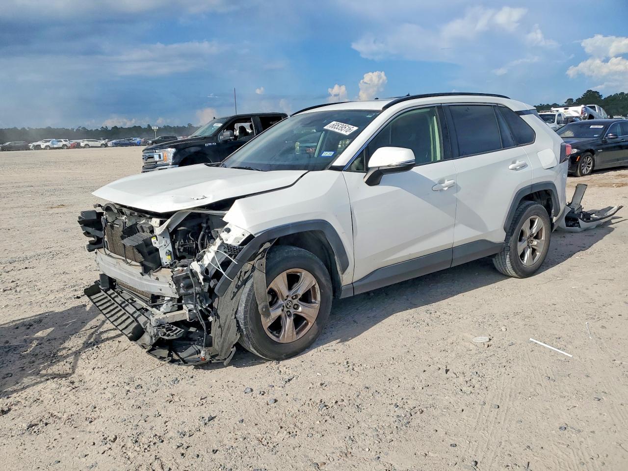 2020 TOYOTA RAV4 XLE | JTMW1RFV3LD061032 | UPCARS