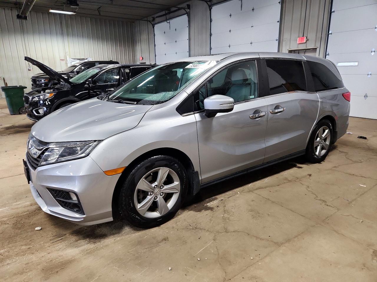 2018 HONDA ODYSSEY EXL | 5FNRL6H77JB083092 | UPCARS