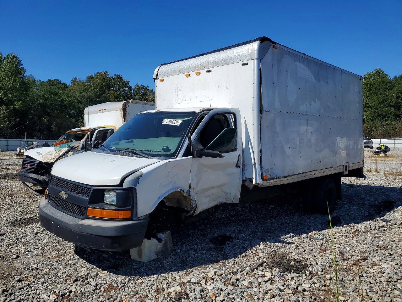 2011 CHEVROLET EXPRESS BOX TRUCK | 1GB3G3CG4B1145496 | UPCARS