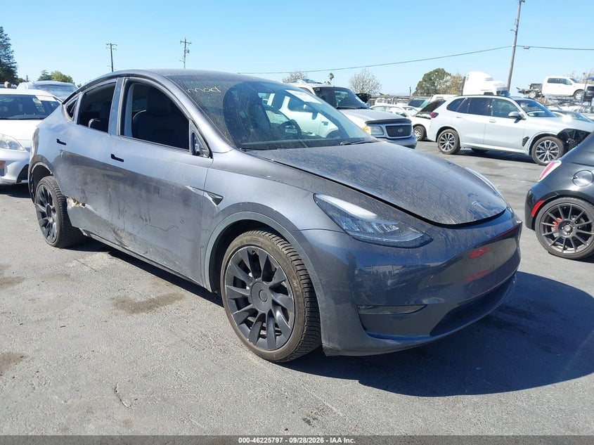 2020 TESLA MODEL Y LONG RANGE DUAL MOTOR ALL-WHEEL DRIVE | 5YJYGDEE0LF051305 | UPCARS