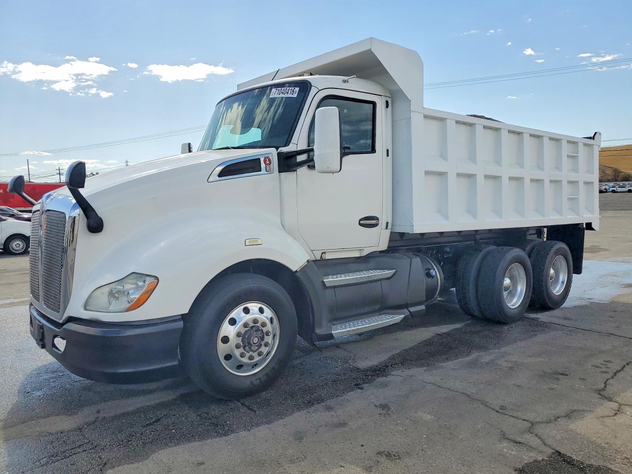2017 KENWORTH T680 DUMP TRUCK | 1XKYA48X2HJ160397 | UPCARS