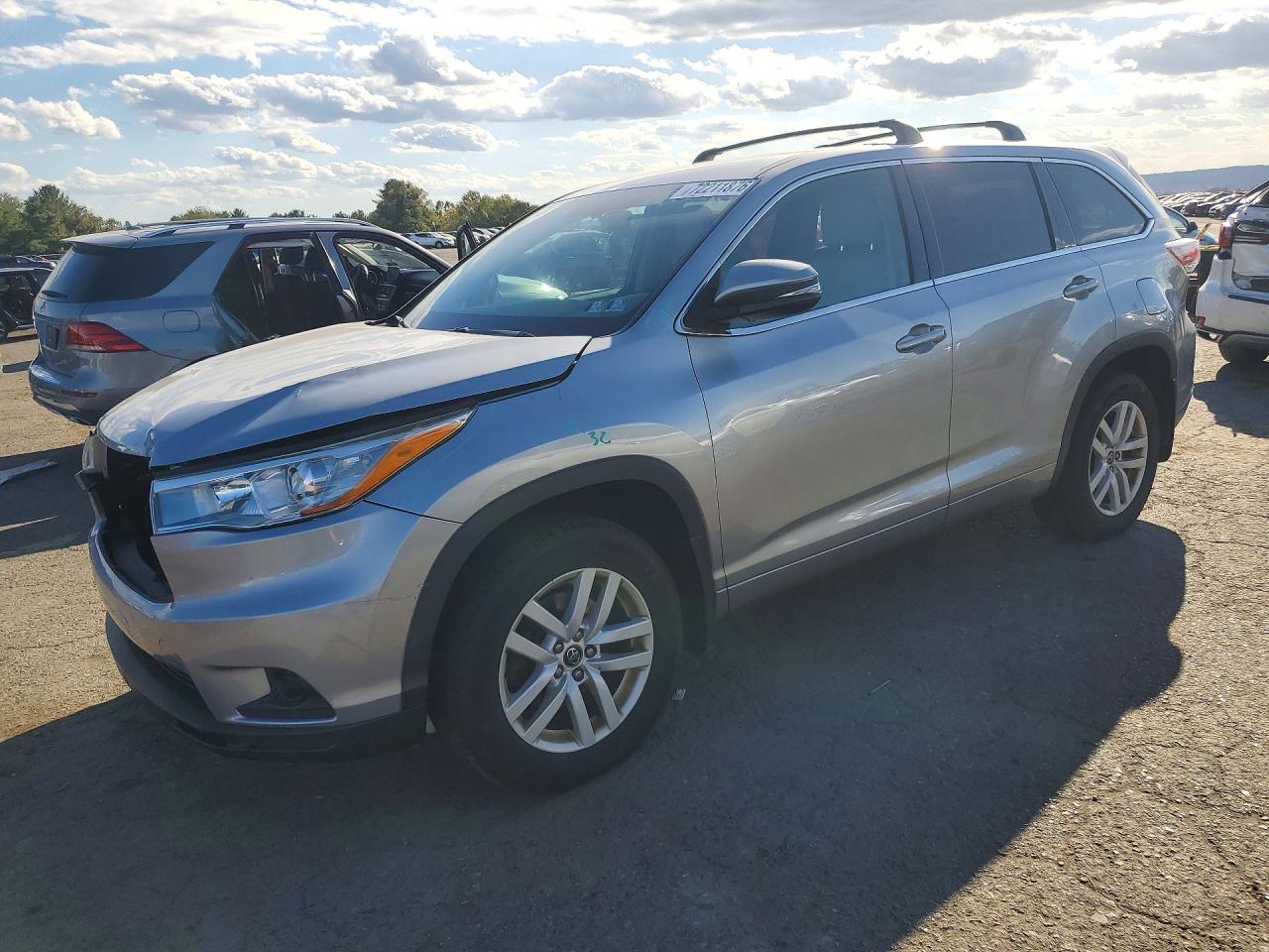 2016 TOYOTA HIGHLANDER LE | 5TDBKRFH1GS314526 | UPCARS