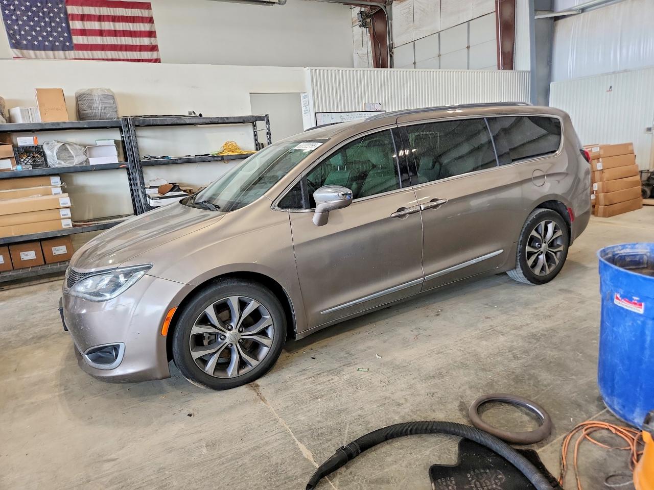 2018 CHRYSLER PACIFICA LIMITED | 2C4RC1GG8JR252433 | UPCARS