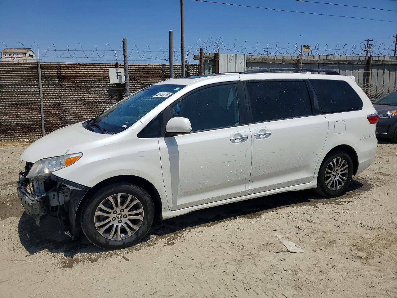 2019 TOYOTA SIENNA XLE PREMIUM 8-PASSENGER | 5TDYZ3DC2KS019387 | UPCARS