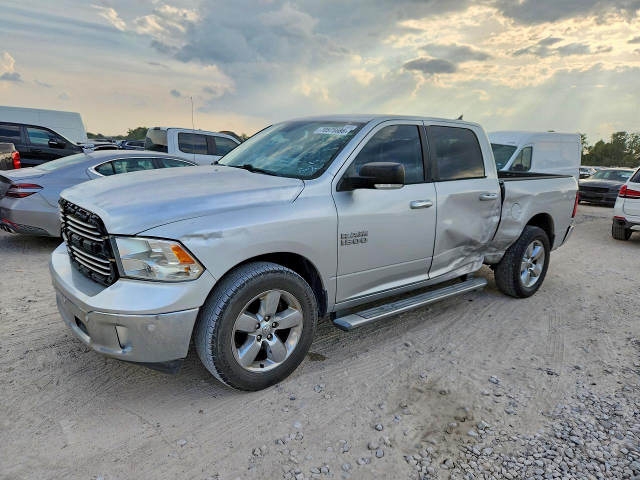 2017 RAM 1500 SLT | 1C6RR6LG6HS506352 | UPCARS