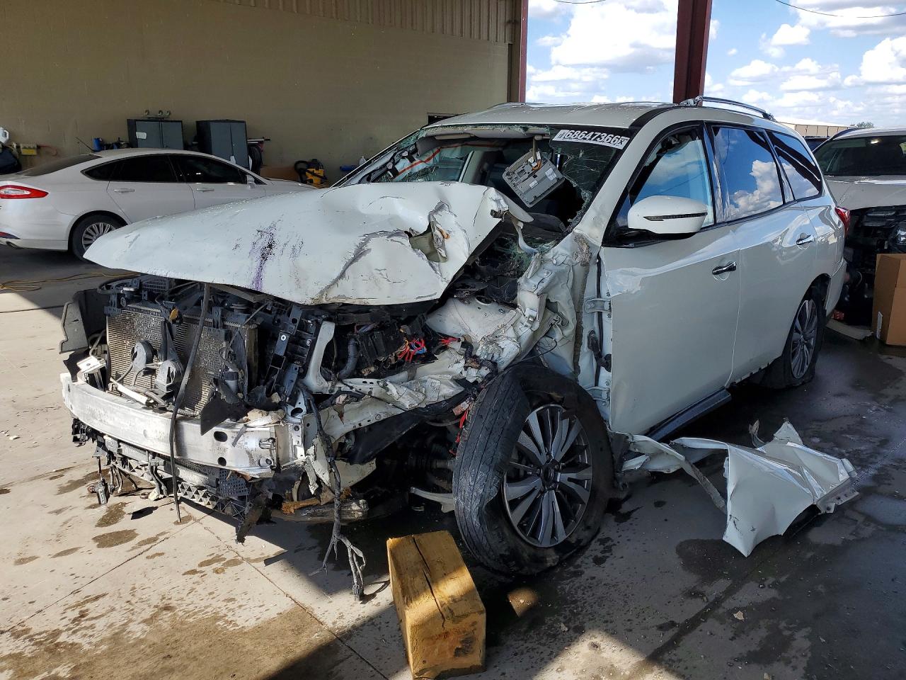 2020 NISSAN PATHFINDER S | 5N1DR2AN6LC623456 | UPCARS