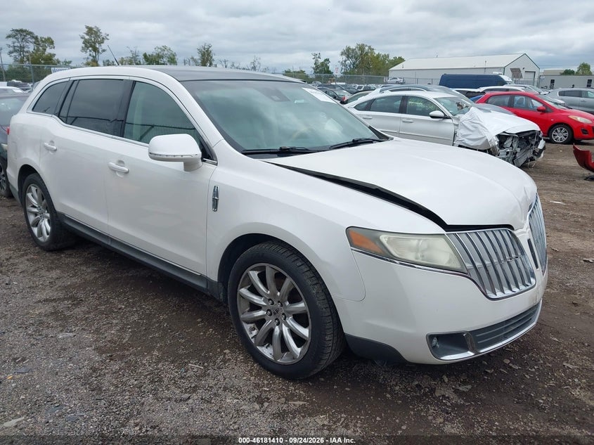 2011 LINCOLN MKT | 2LMHJ5FR7BBJ50143 | UPCARS