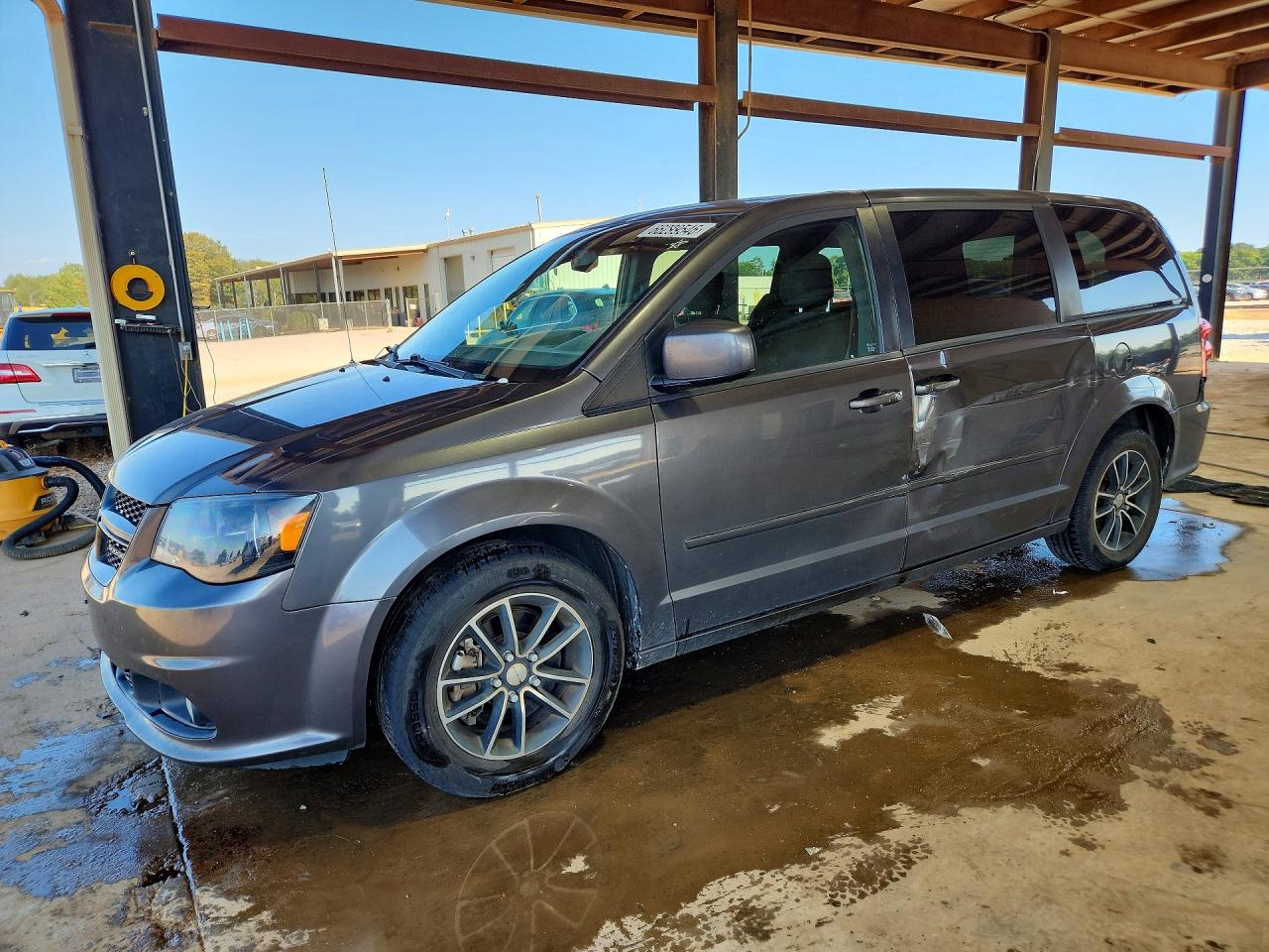 2015 DODGE CARAVAN SXT | 2C4RDGCG5FR570085 | UPCARS