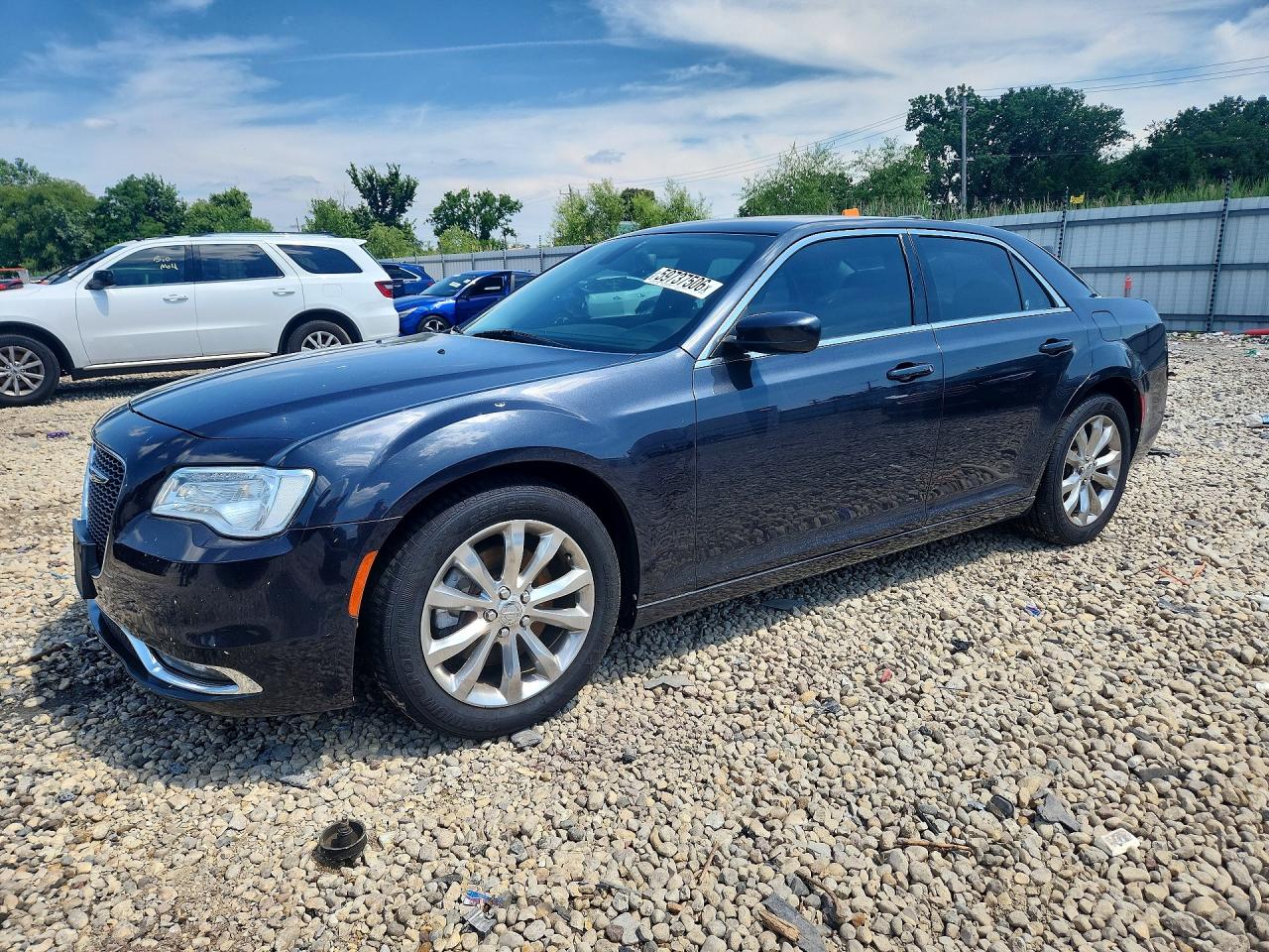 2016 CHRYSLER 300 LIMITED | 2C3CCARG3GH170972 | UPCARS