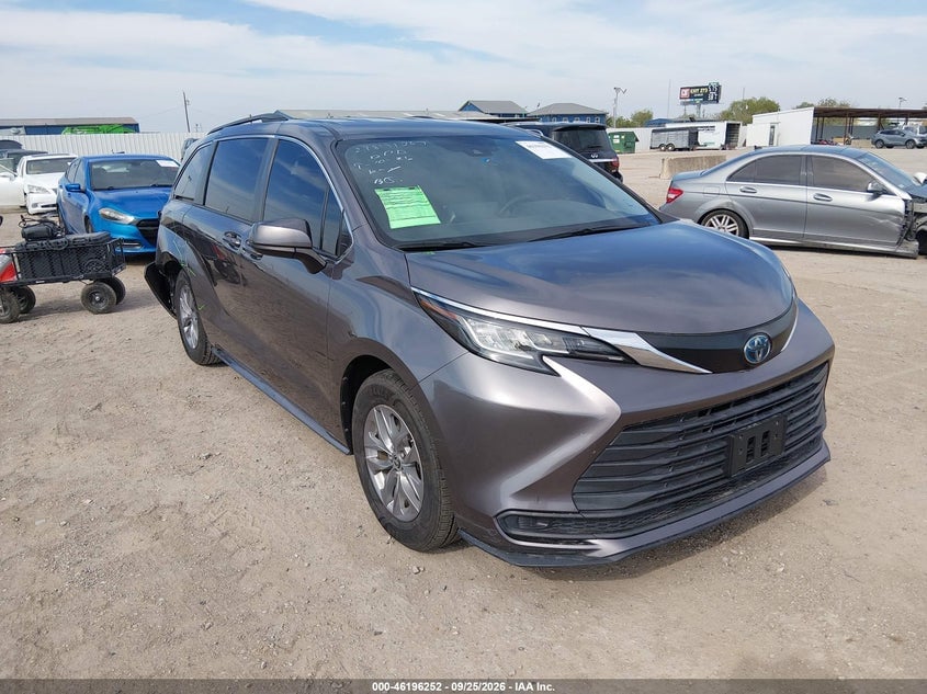 2022 TOYOTA SIENNA LE | 5TDKRKEC4NS085068 | UPCARS