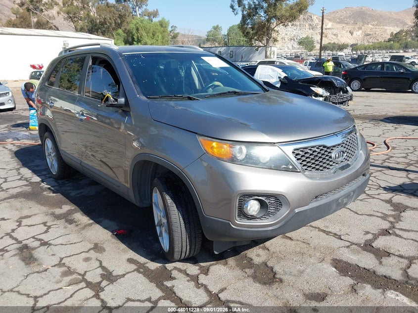 2011 KIA SORENTO LX | 5XYKT4A14BG089065 | UPCARS