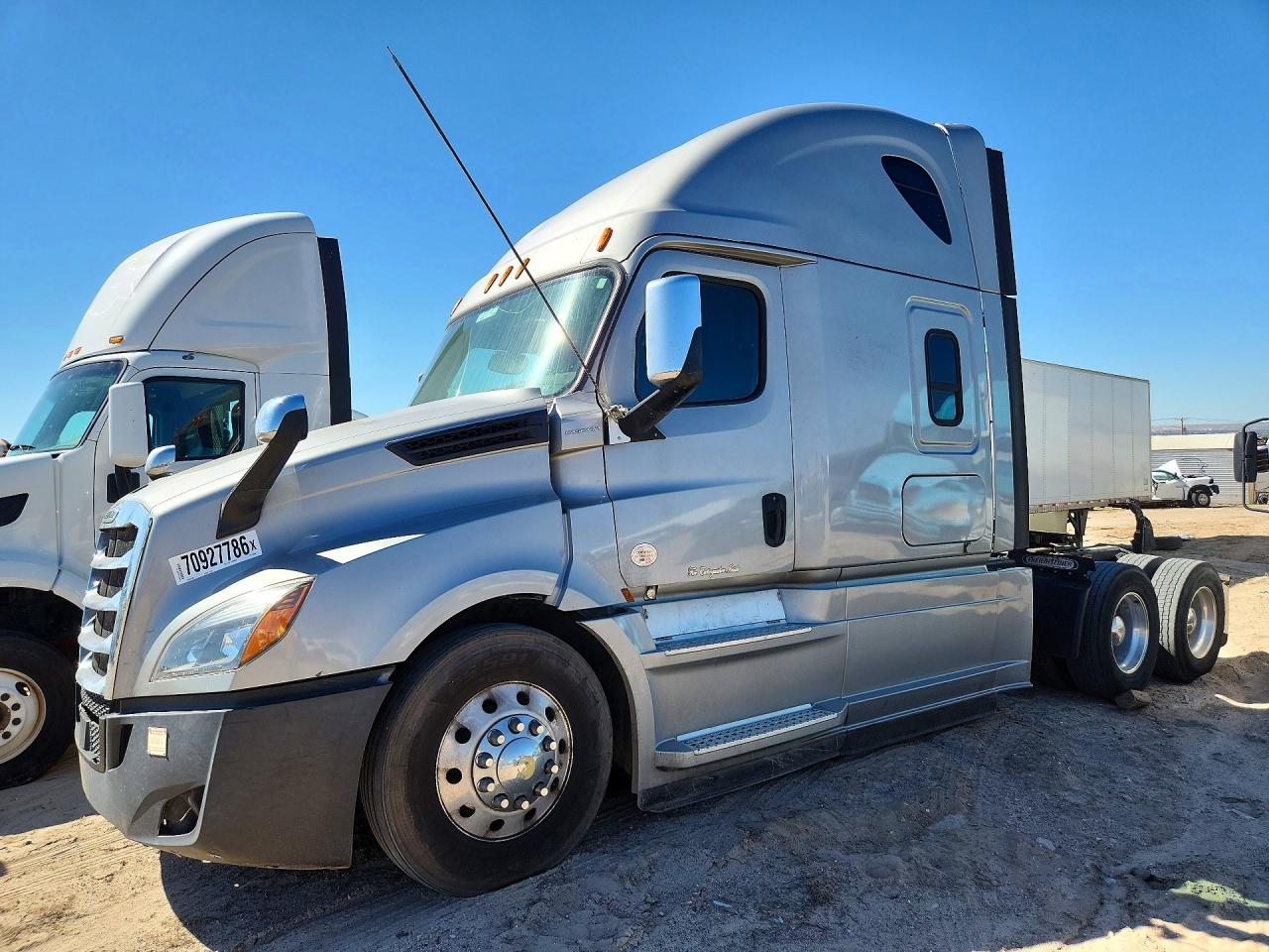 2020 FREIGHTLINER ALL OTHER "126" SLEEPER CAB" | 1FUJHHDR4LLLX0996 | UPCARS