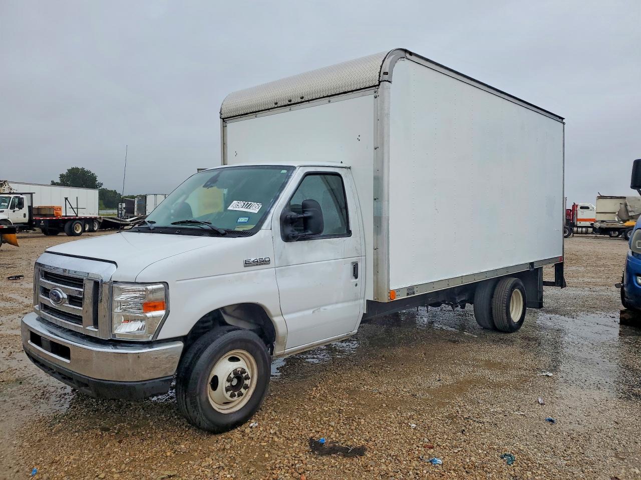 2022 FORD ECONOLINE BOX TRUCK | 1FDXE4FN8NDC11601 | UPCARS