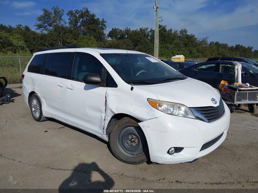 2011 TOYOTA SIENNA XLE V6 | 5TDYK3DCXBS077476 | UPCARS