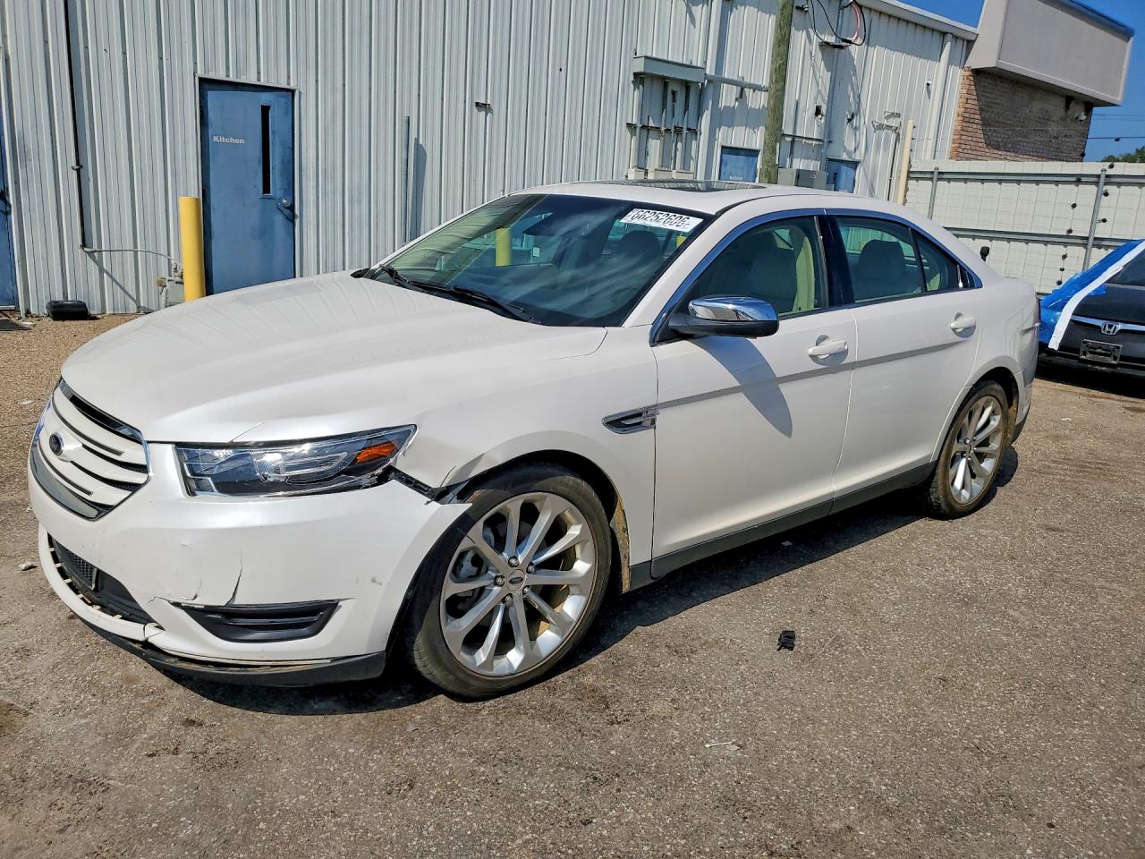 2015 FORD TAURUS LIMITED | 1FAHP2F8XFG199006 | UPCARS