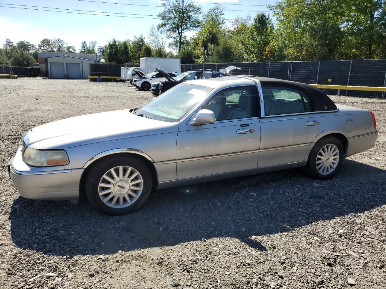 2003 LINCOLN TOWNCAR SIGNATURE | 1LNHM82W73Y610468 | UPCARS