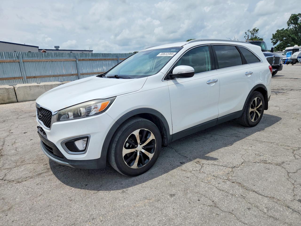 2016 KIA SORENTO EX | 5XYPH4A19GG104853 | UPCARS