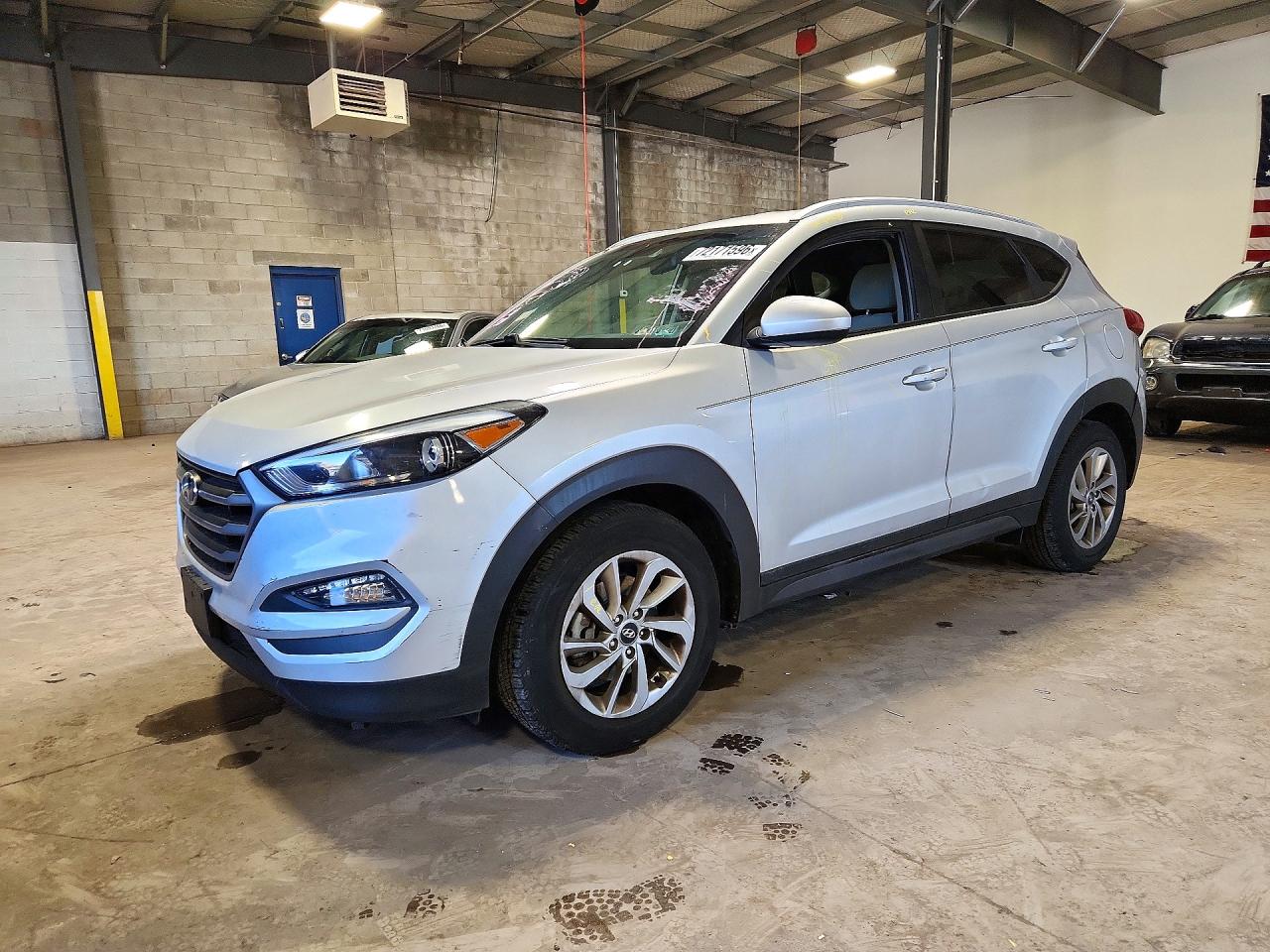 2016 HYUNDAI TUCSON SE | KM8J33A41GU107913 | UPCARS