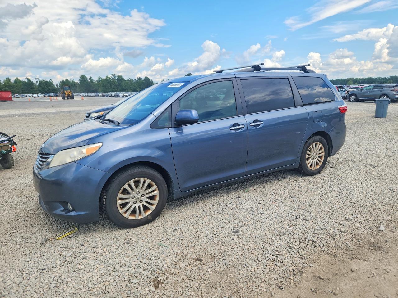2017 TOYOTA SIENNA XLE 8-PASSENGER | 5TDYZ3DC0HS877126 | UPCARS